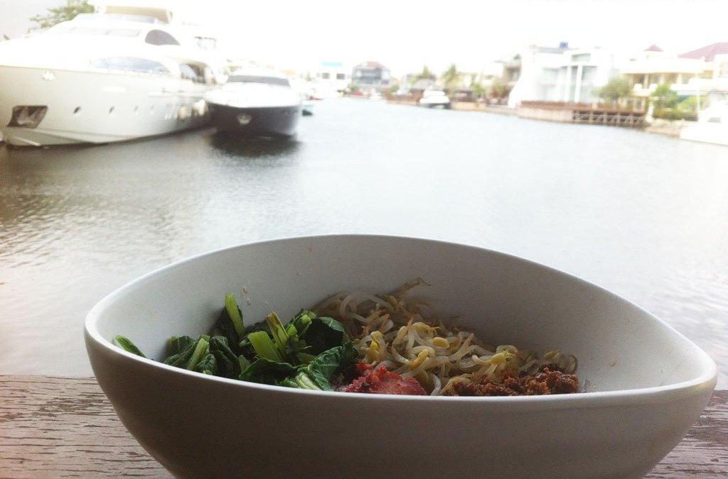 Bakmi Sakau, Cafe Dermaga, Pantai Mutiara
