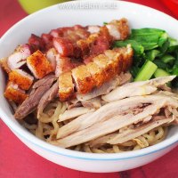 Mie Ayam Garam + Siobak dari Holiaw