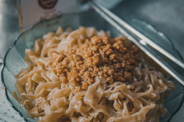 mie lebar