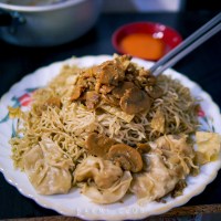 Memasak Mie Ayam Halal Lezat dari Madame Aiy
